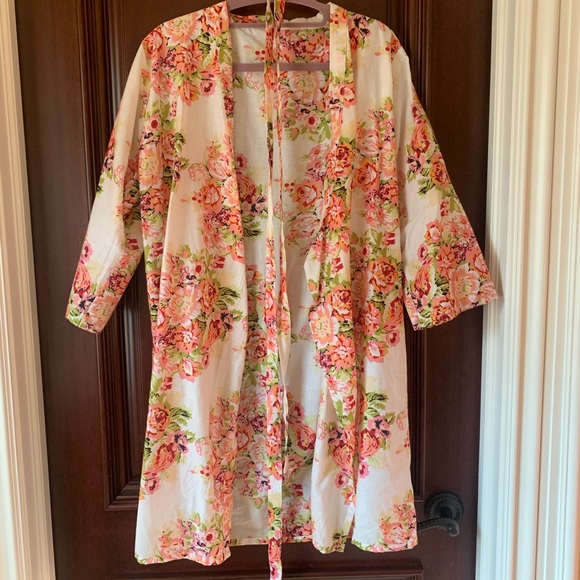 Floral Robe - Picture 2 of 4